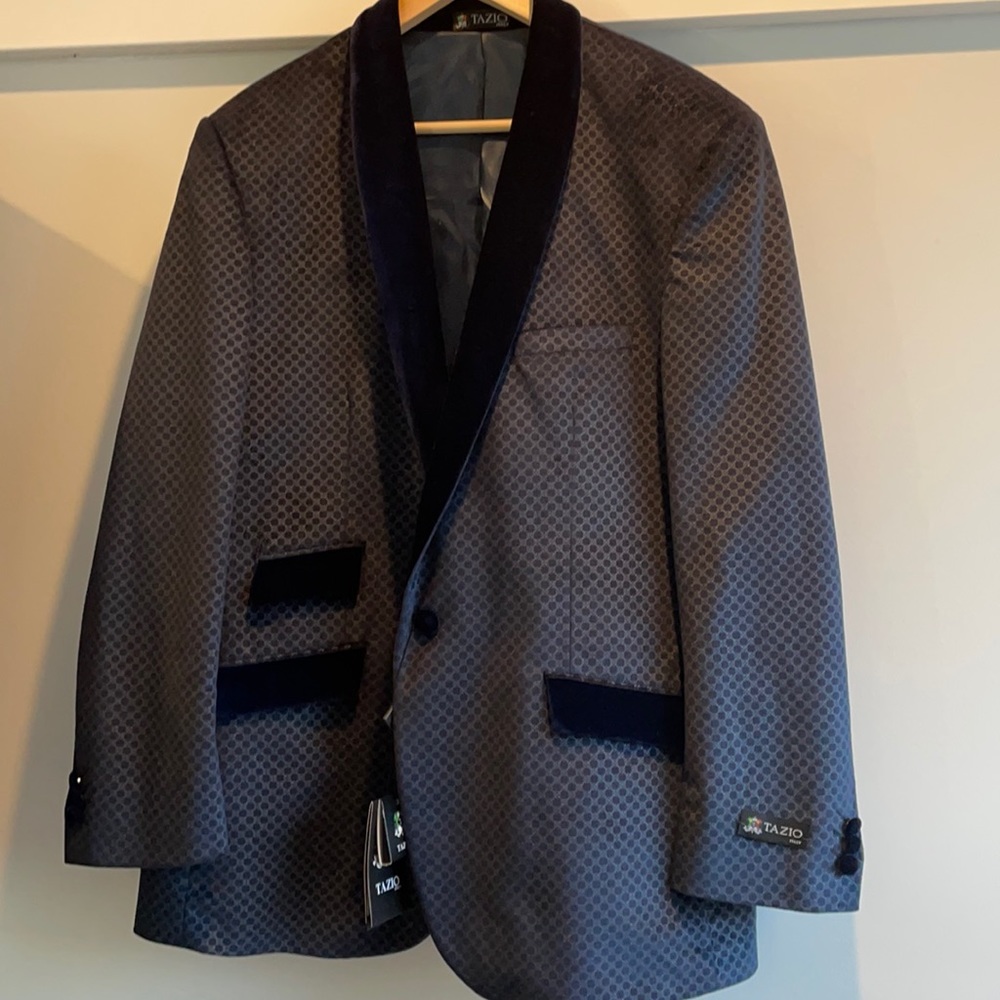 Brand new with tags Navy Blue Trendy formal dinner jacket !!!